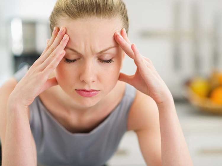 triệu chứng nhức đầu và đau nửa đầu